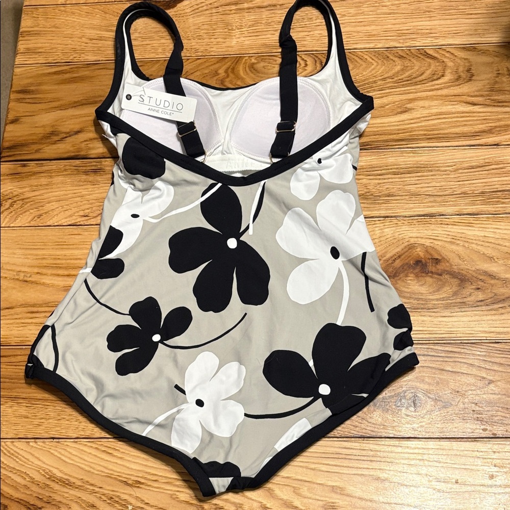 Anne Cole Black and White Floral One PieceNWT - Picture 3 of 7